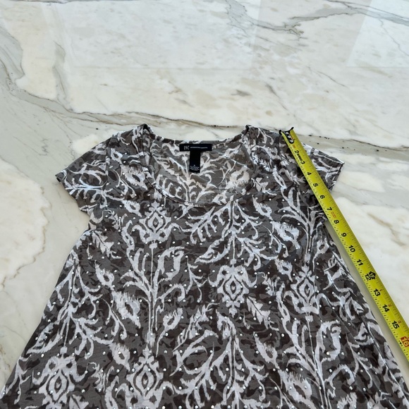 INC INTERNATIONAL CONCEPTS EMBELLISHED TEE SIZE SMALL - Picture 12 of 15